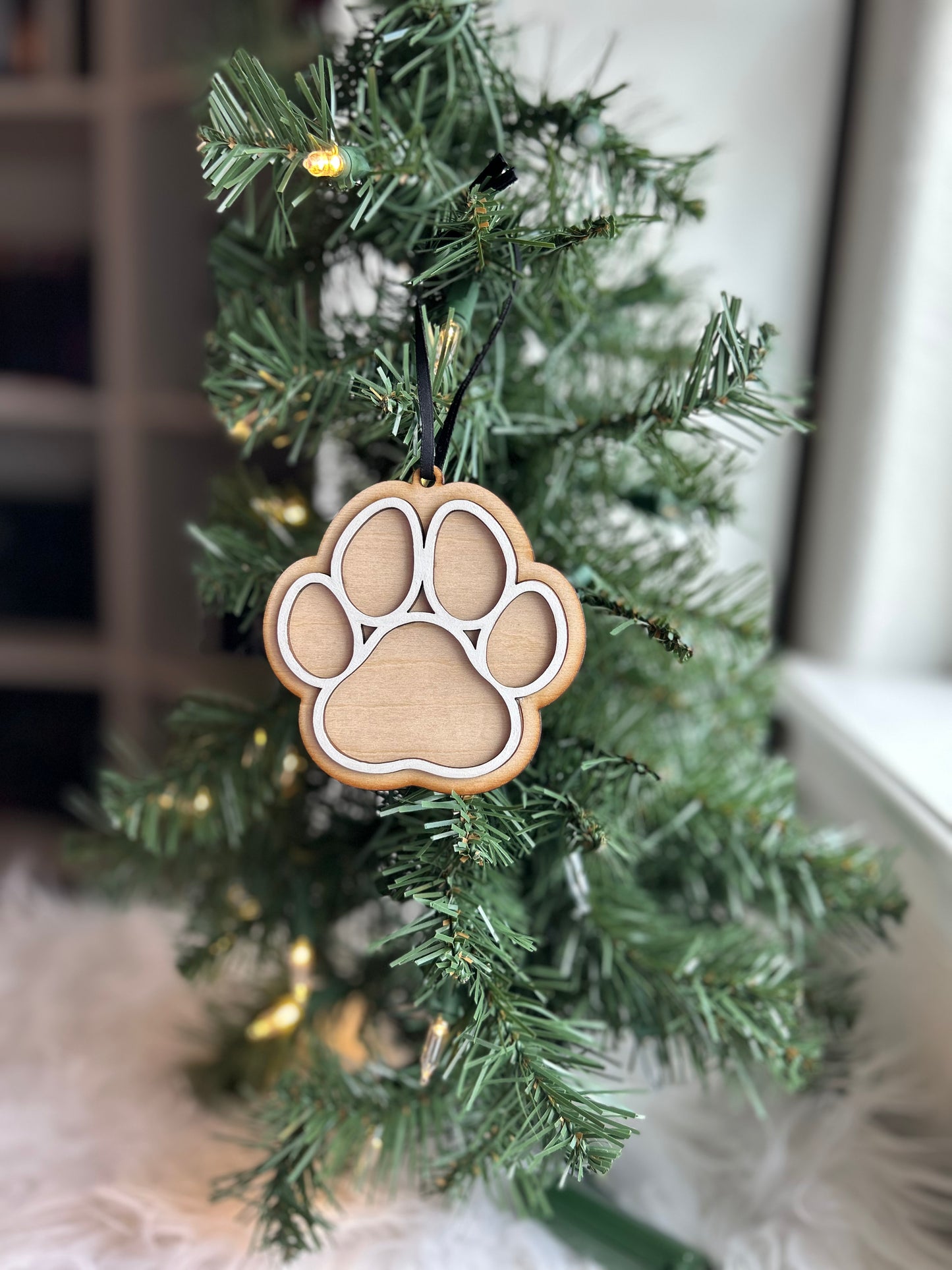 Customized Engraved Wooden Paw Print Ornament | Simple Gift Ideas from Vets for Pet Owners | Add Name and Year Optional | Christmas Gifts